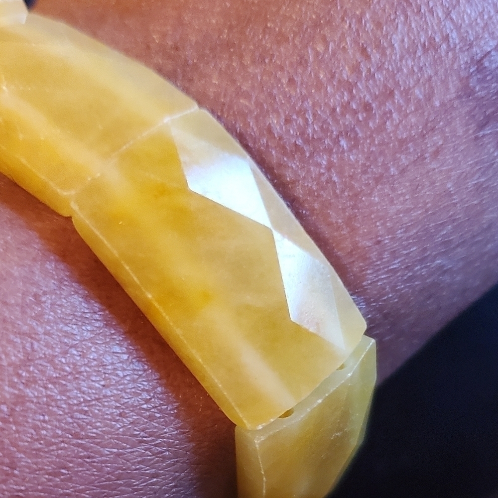 Burmese Jadeite Jade Stretch Bracelet 221.50 ctw - Picture 2 of 3